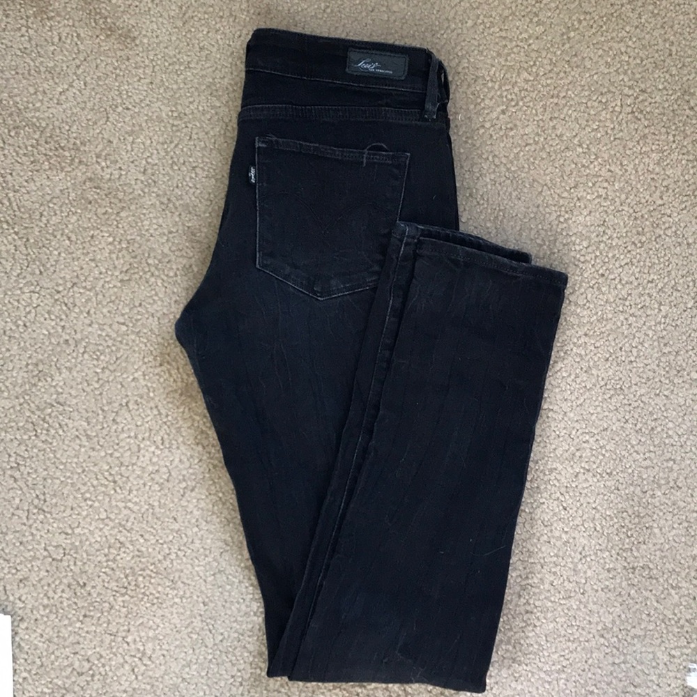 Black Levi’s jeans